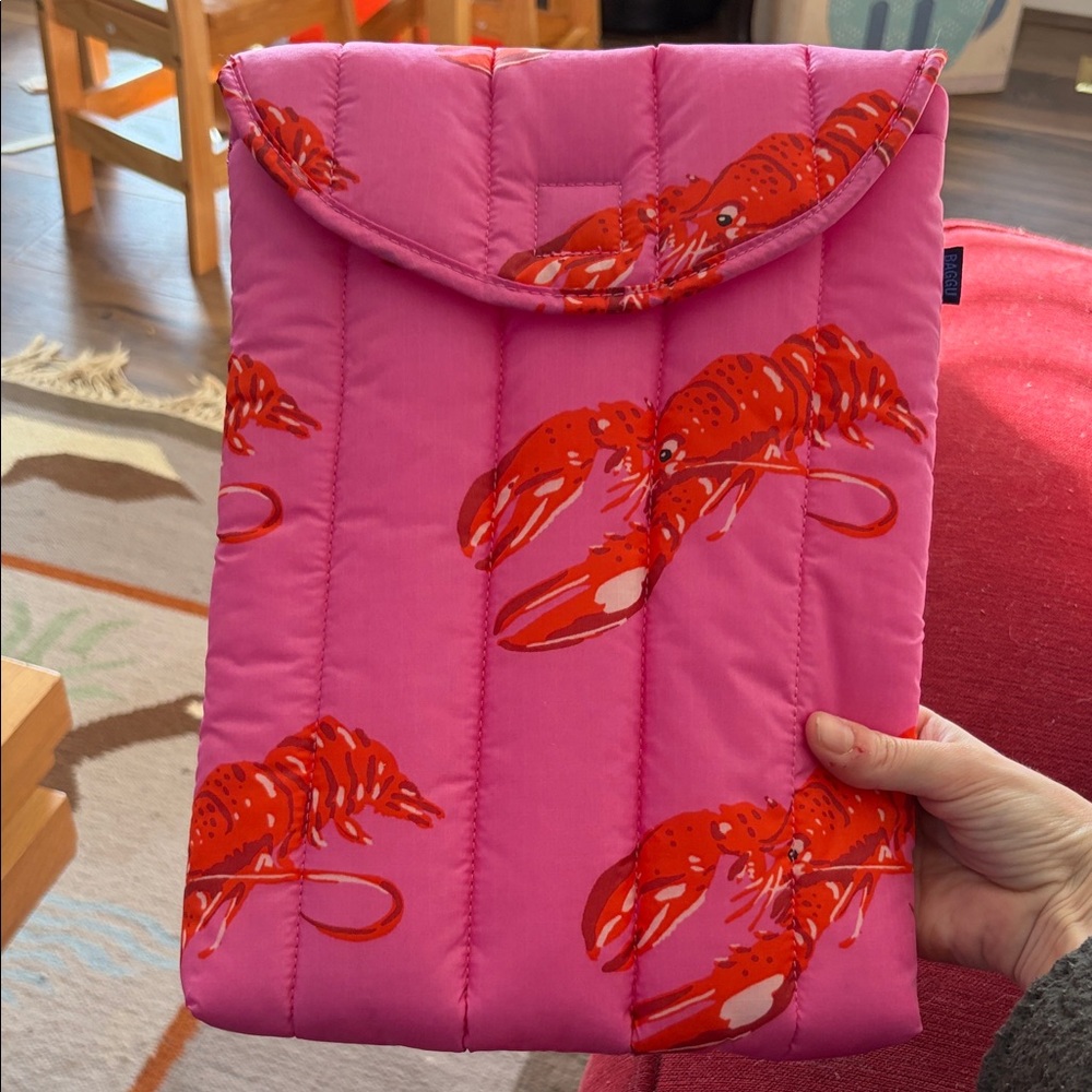 BAGGU 13-14” Padded Laptop Sleeve in Pink Lobster Print